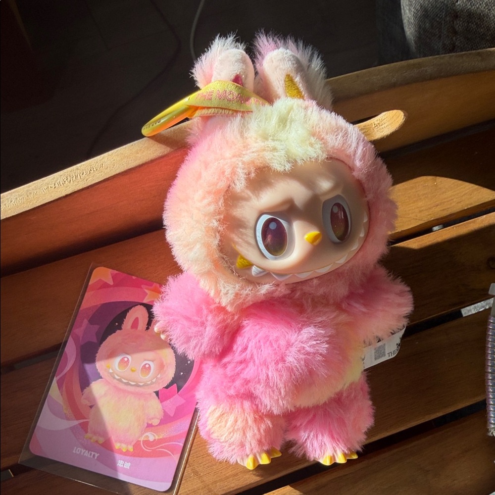 Pop Mart Labubu Vinyl Plush Pendant from the "Big Into Energy"